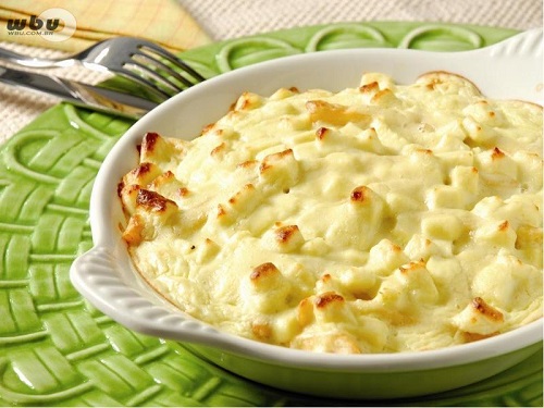 Arroz de forno com molho branco