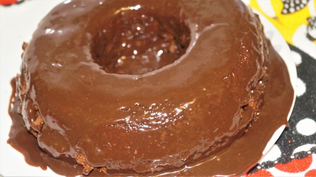 Bolo cremoso de chocolate