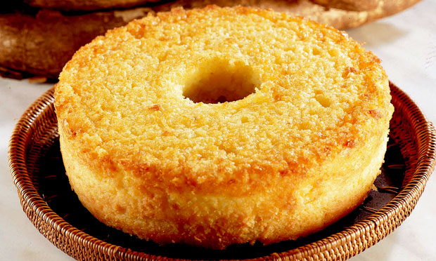Bolo de mandioca caipira