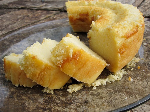 Bolo mole de coco