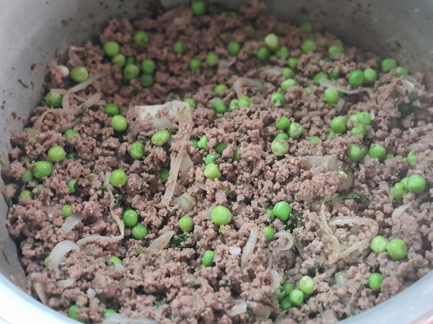Carne moída com ervilha