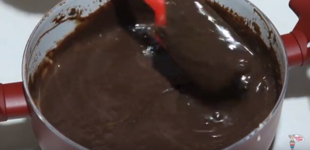 Cobertura de chocolate para bolo