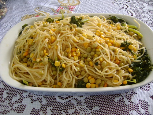 Macarrão com brócolis