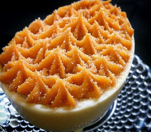 Ovo de páscoa de colher recheado com churros
