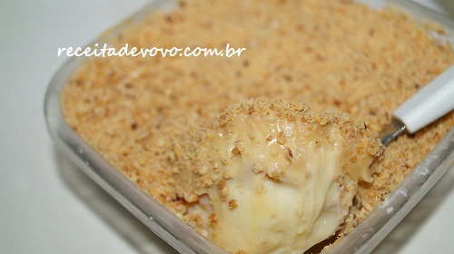 Pavê de amendoim com doce de leite
