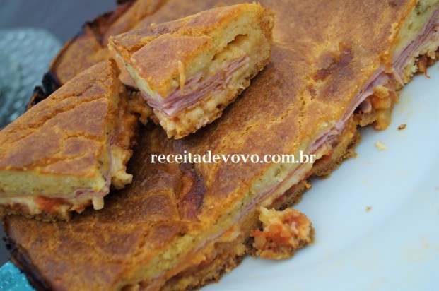 Torta de presunto e mussarela