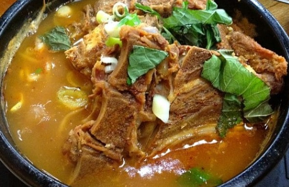 Sopa de Ossos Oriental
