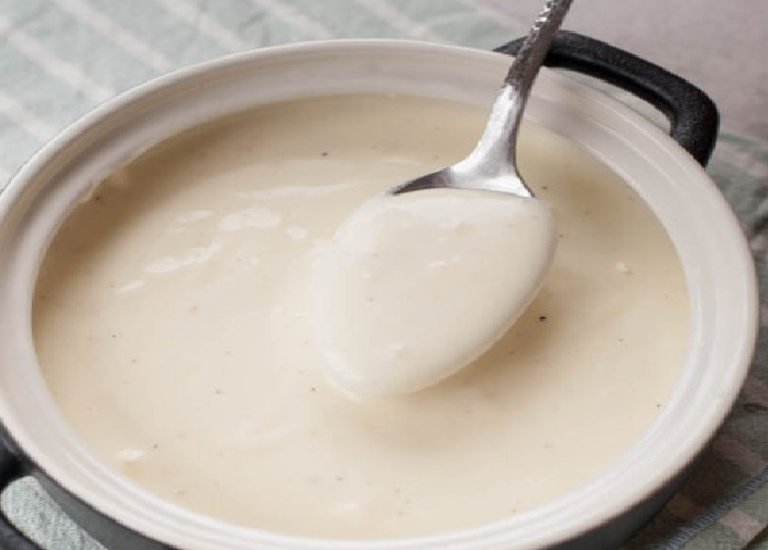 Molho de queijo para macarrão