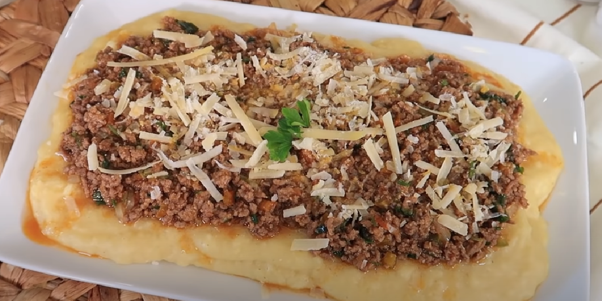 Polenta com carne moída