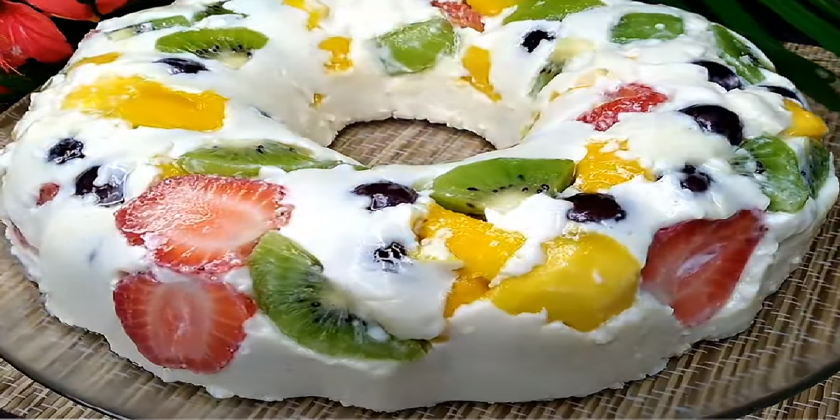 Pudim de salada de frutas
