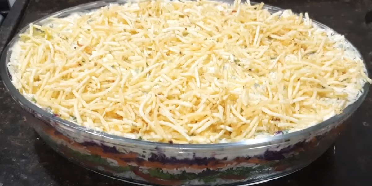 Salada em camadas