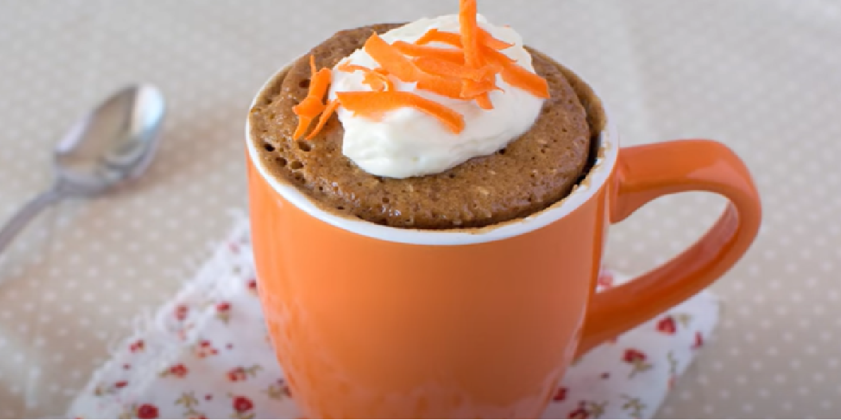 Receita de Bolo de caneca de cenoura