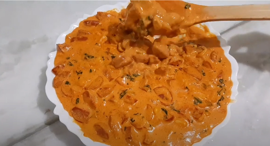Molho de cachorro quente cremoso com requeijão