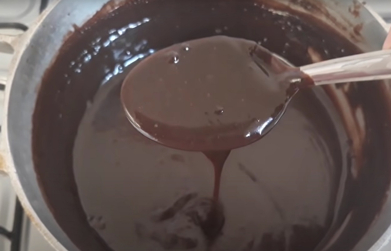 Calda de chocolate para Bolo de cenoura