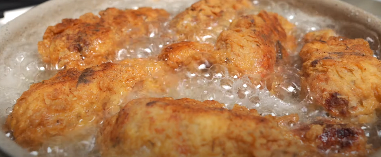 Coxa de frango empanada frita