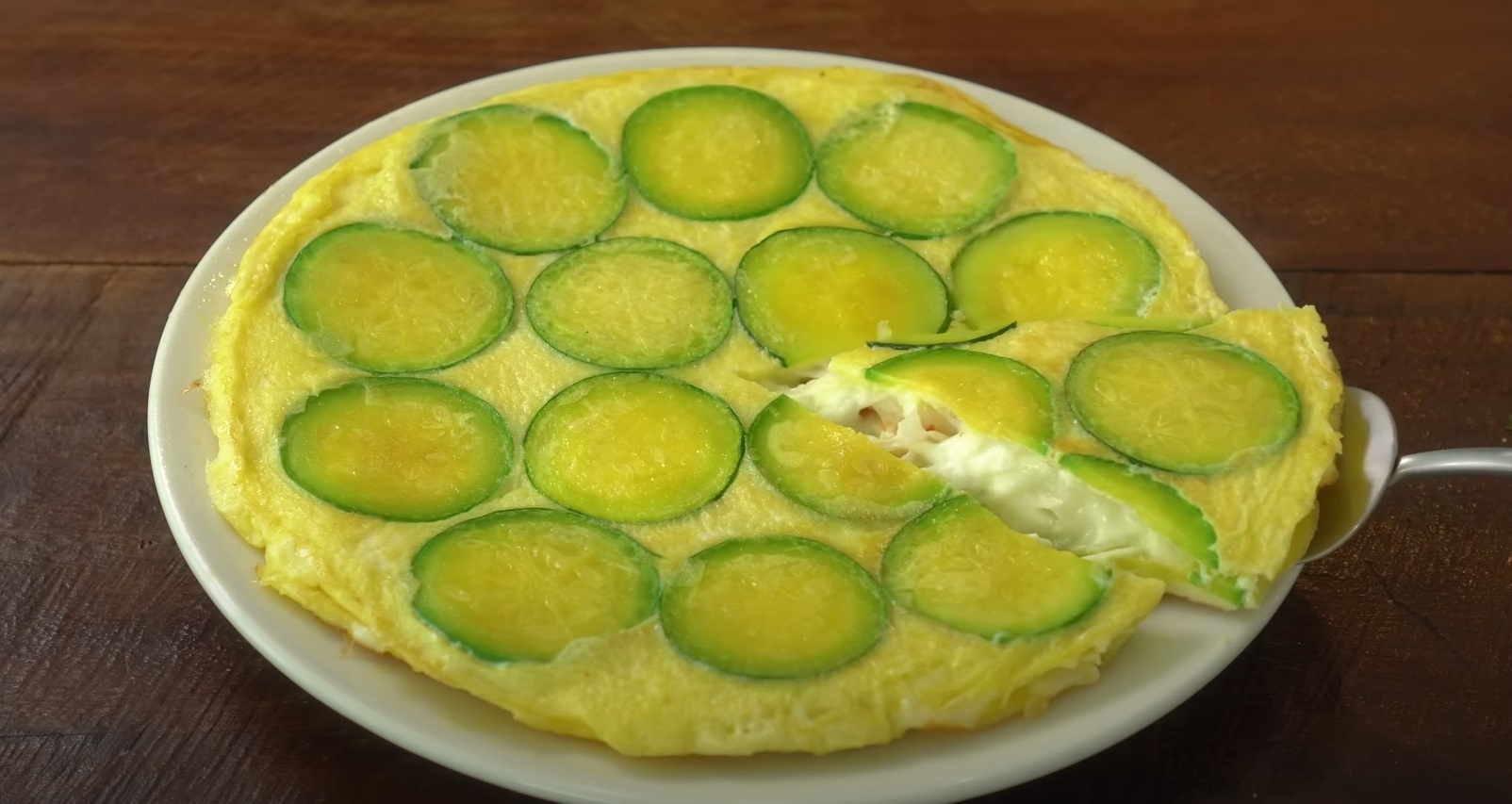Omelete de Abobrinha Recheado com Creme de Ricota