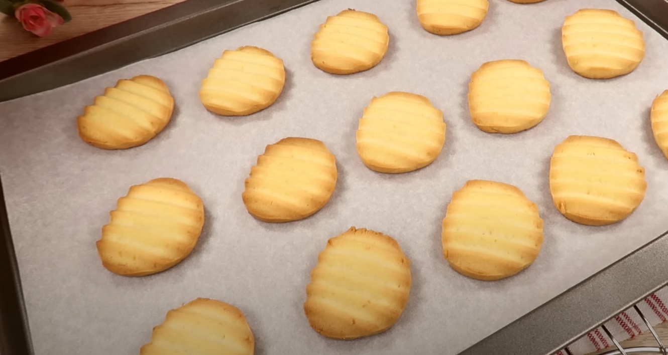 Biscoitos de Maizena com Raspas de Laranja