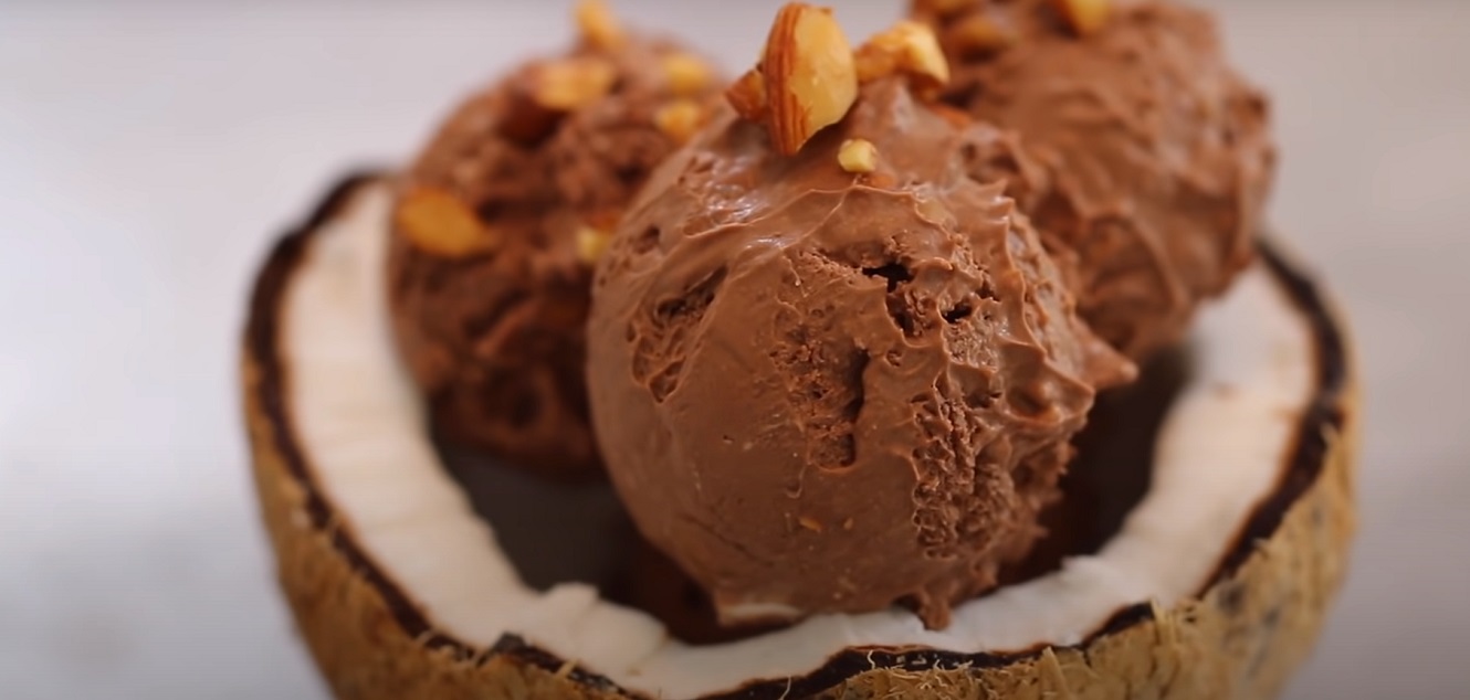 Sorvete caseiro de Chocolate 70% com Avelã