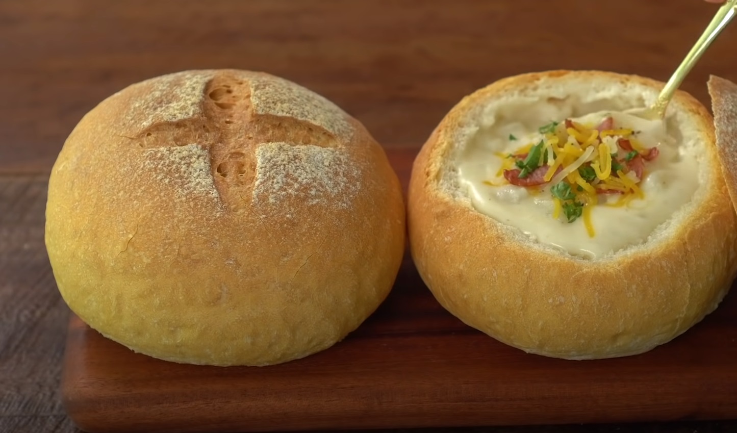 Caldo de Queijo no Pão