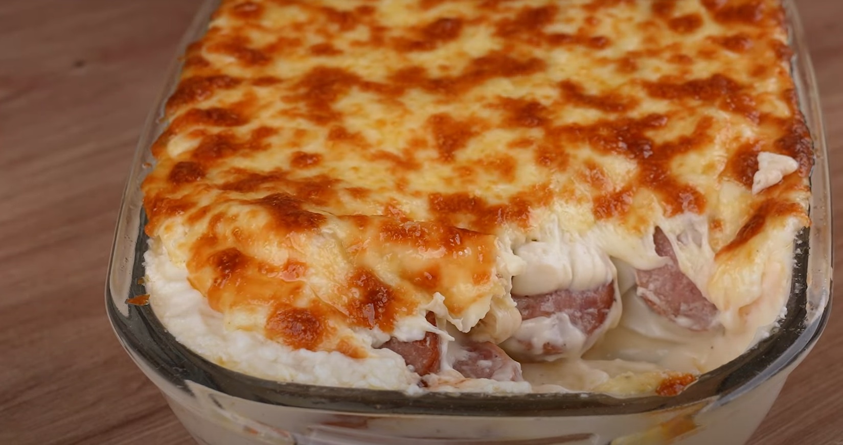 Lasanha de linguiça calabresa cremosa