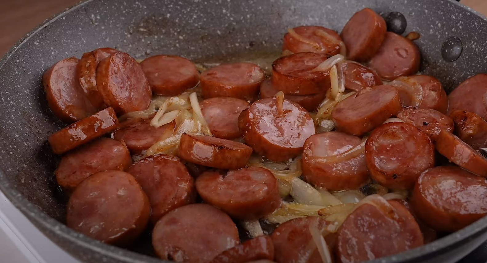 Linguiça Frita Acebolada