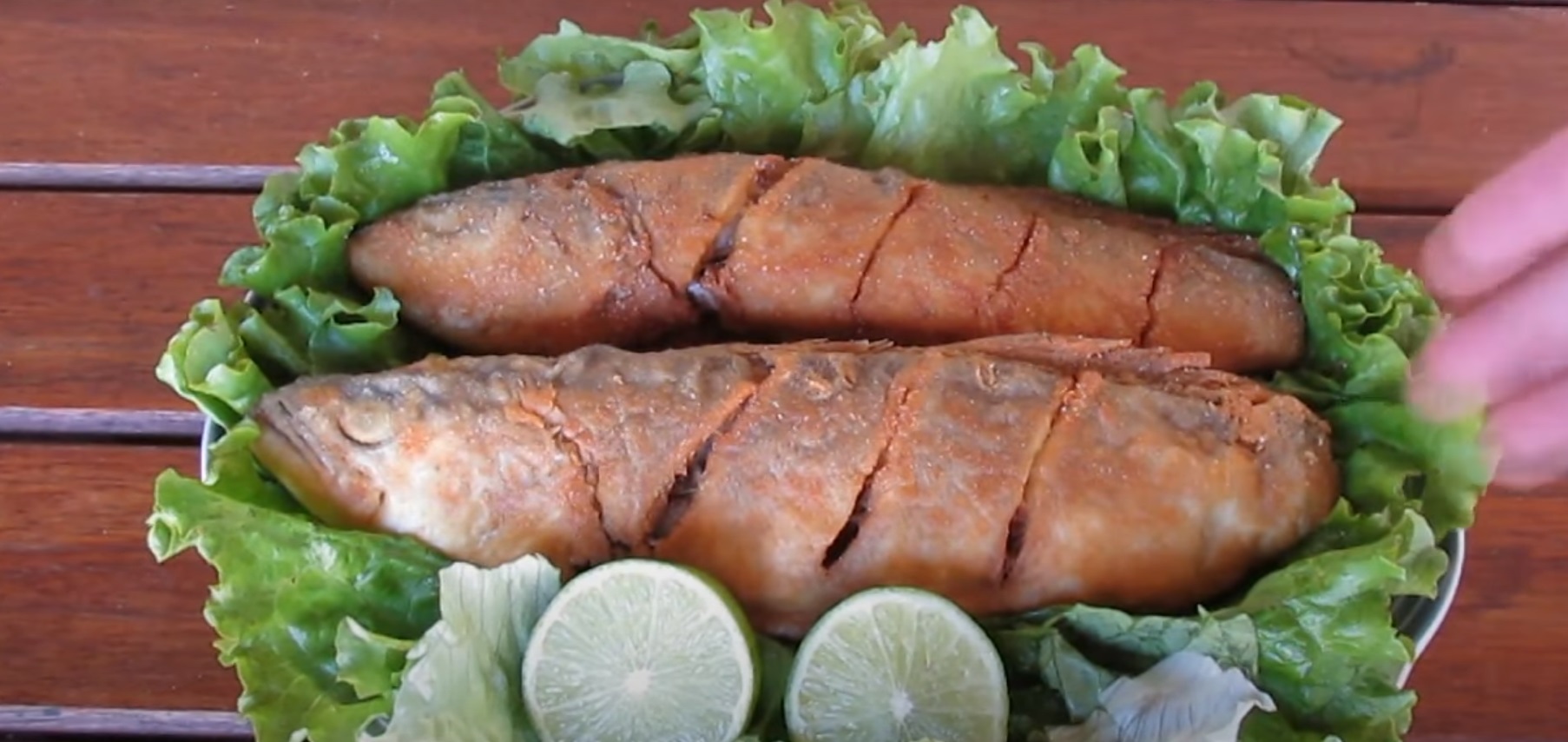 Peixe assado empanado delicioso