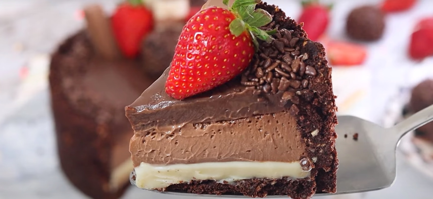 Torta de chocolate com morango