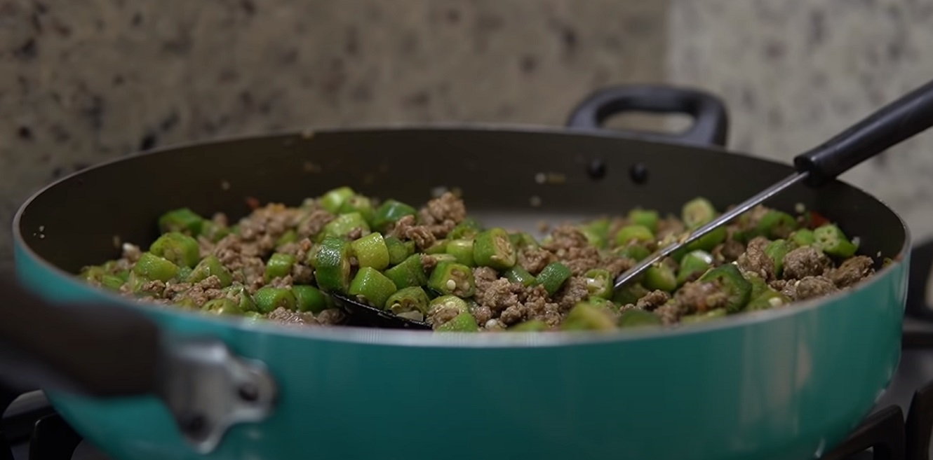 Como fazer Carne Moída com Quiabo Bem Sequinha