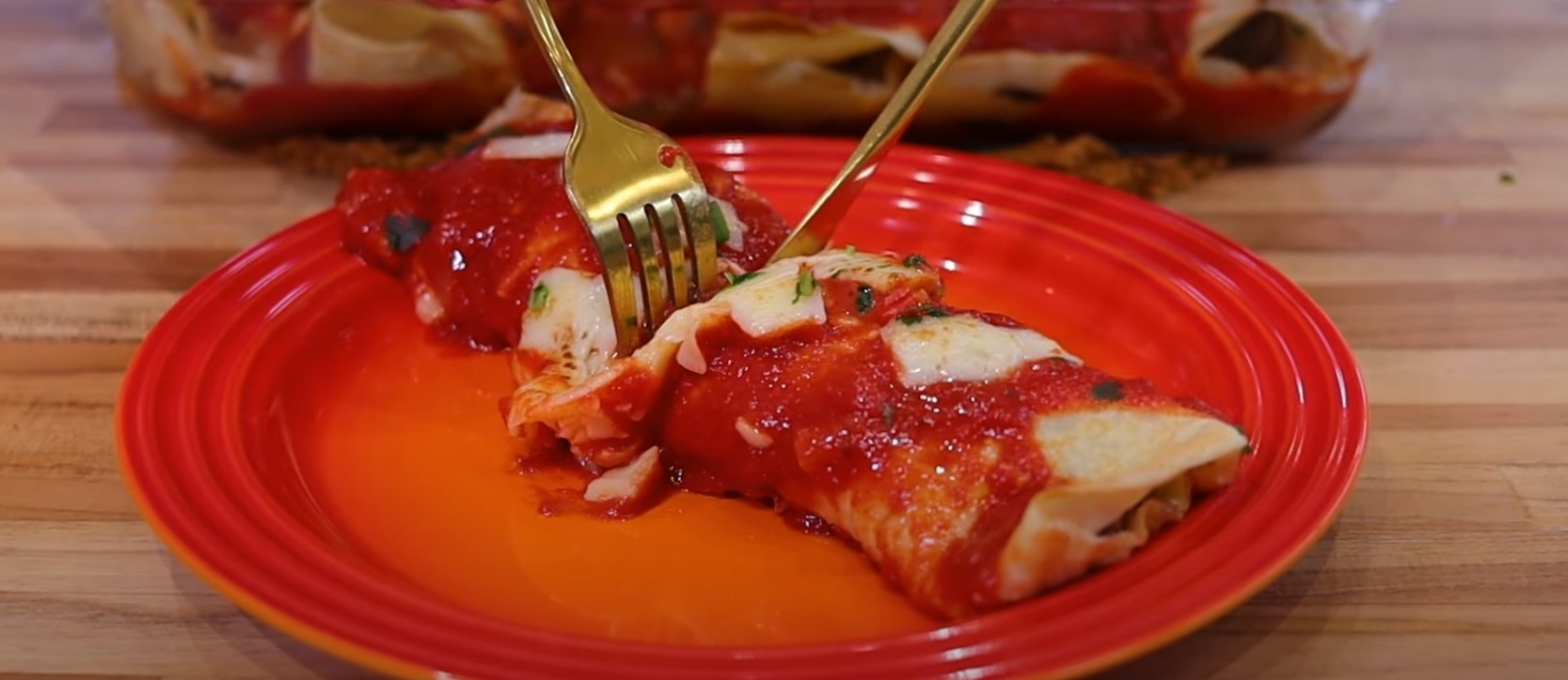 Panqueca com Carne Moída e Molho Caseiro Simples