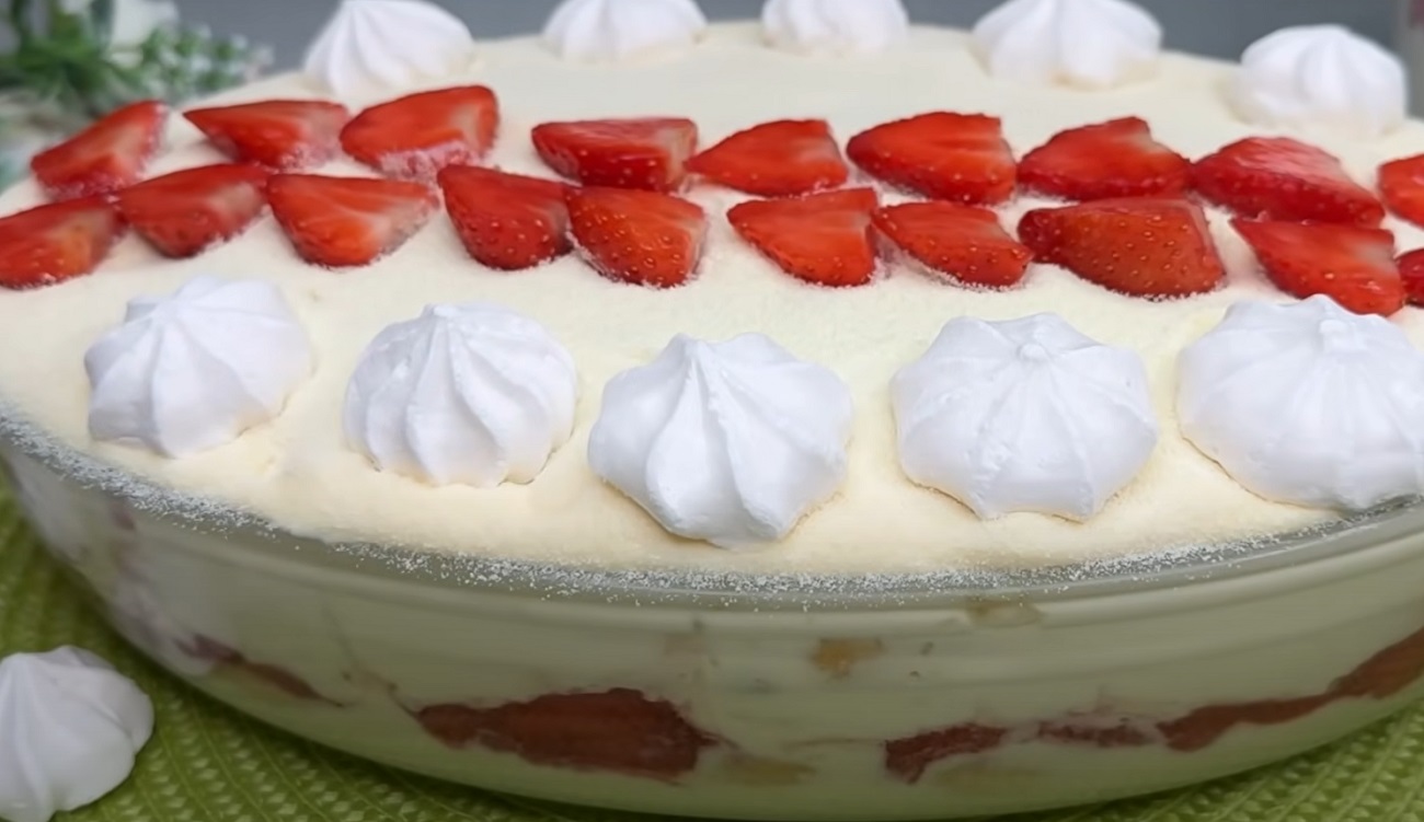 Pavê de morango com creme de chocolate Branco e creme Ninho