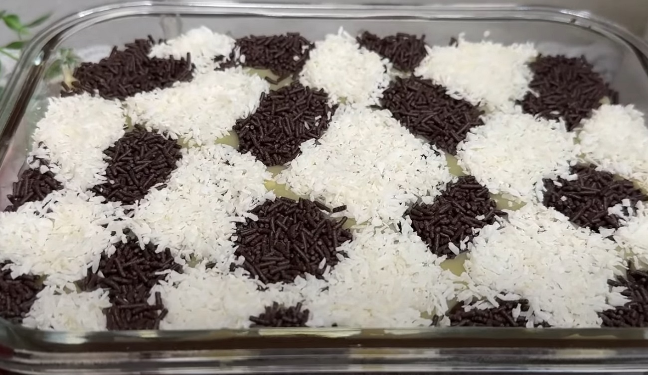 Pavê prestígio com coco fresco e chocolate amargo
